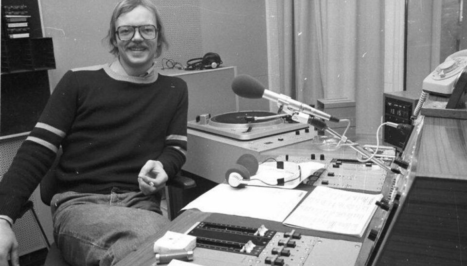 Michael Juul Sørensen husker mange fra Hej P3 og P3s morgenradio. Han blev i 1973 tilknyttet Danmarks Radio, hvor han arbejdede freelance frem til 1984 med musik og underholdning som speciale. Han blev en populær radiovært i Hej P3 for en hel generation. Hej P3 startede sidst i 1970’erne. Hvornår Hej P3 stoppede er ikke bekræftet, men sluttede engang i 1980’erne, såvidt kendte.dk erindrer. Foto: Kurt Petersen/Scanpix (Arkivfoto)