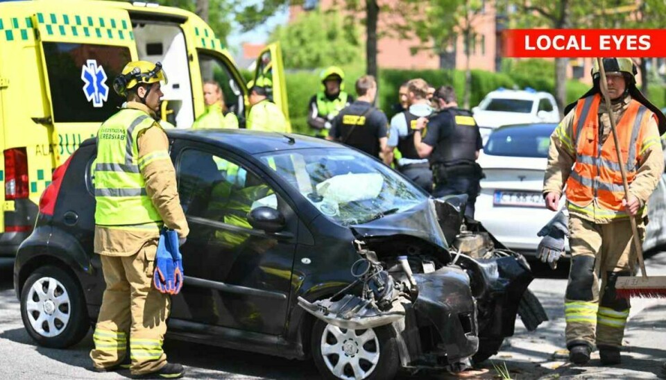 Bilistens tilstand er ikke umiddelbart kendt, men Hovedstadens Beredskab betegner ulykken som 'alvorlig'.