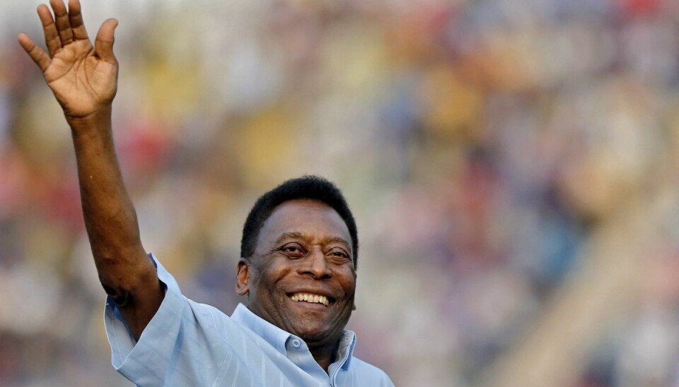 Den brasilianske fodboldlegende Pelé er død. Her er han fotograferet på et stadion i New Delhi, Indien, i oktober 2016. Den brasilianske fodboldlegende Pelé er død. Her er han fotograferet på et stadion i New Delhi, Indien, i oktober 2016.