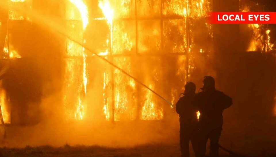 Brandfolkene kæmpede med at slukke flammerne i timevis.
