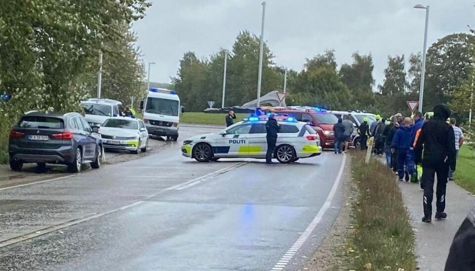 Politiarbejdet spærrer Hovvejen. Politiarbejdet spærrer Hovvejen.