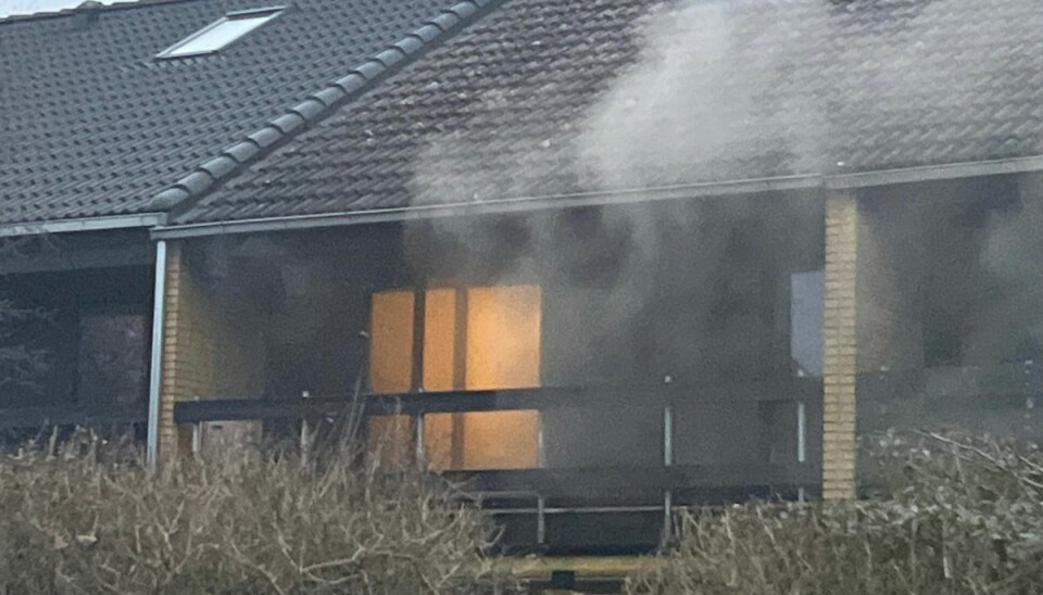 Kraftig brand i hus i Farum. Kraftig brand i hus i Farum.