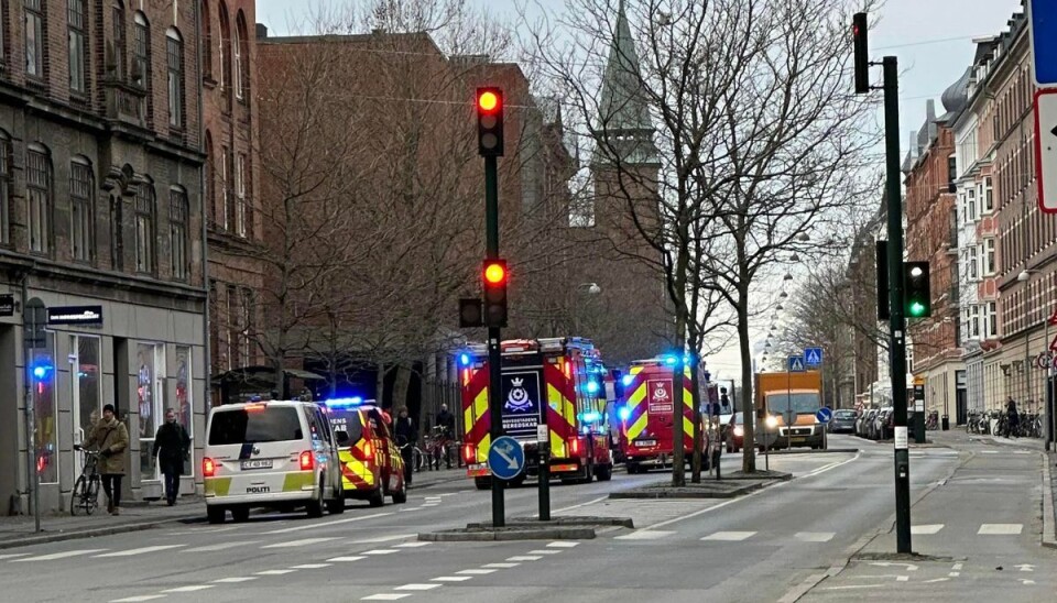 Politi og beredskab er på stedet. Politi og beredskab er på stedet.