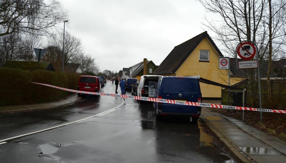 Anholdelserne af de to mænd fandt sted klokken 11.20 onsdag kort før middag. Anholdelserne af de to mænd fandt sted klokken 11.20 onsdag kort før middag.
