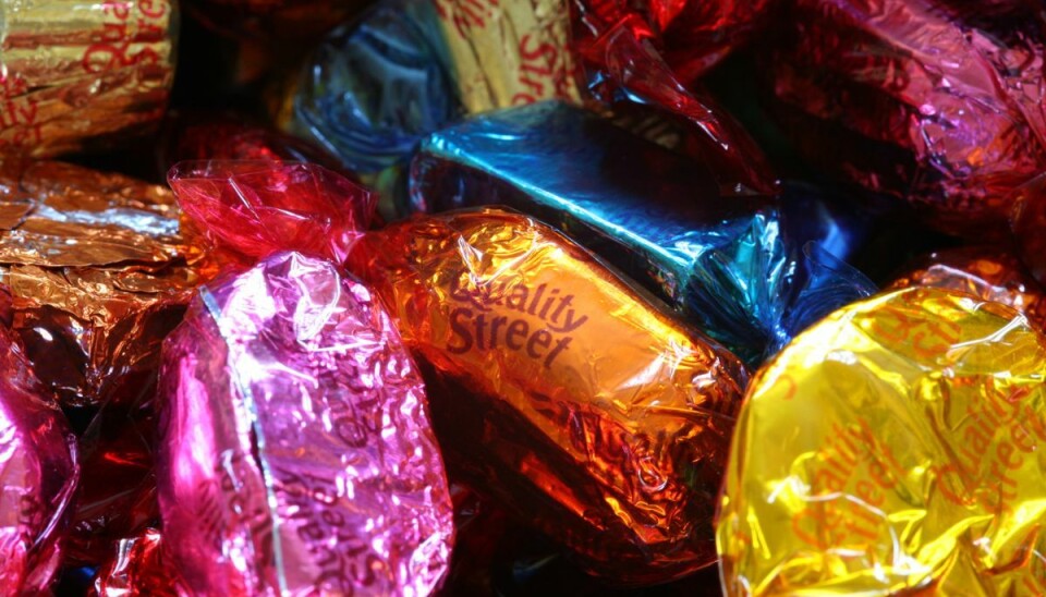 Her ses en håndfuld af de velkendte Quality Street chokolader.