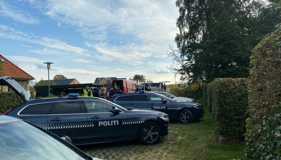 Massivt politiopbud i forbindelse med sagen. Massivt politiopbud i forbindelse med sagen.