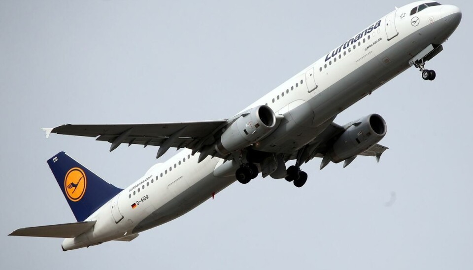 Flyet måtte nødlande, da lynet slog ned. (Billedet relaterer sig ikke til artiklen). Flyet måtte nødlande, da lynet slog ned. (Billedet relaterer sig ikke til artiklen).