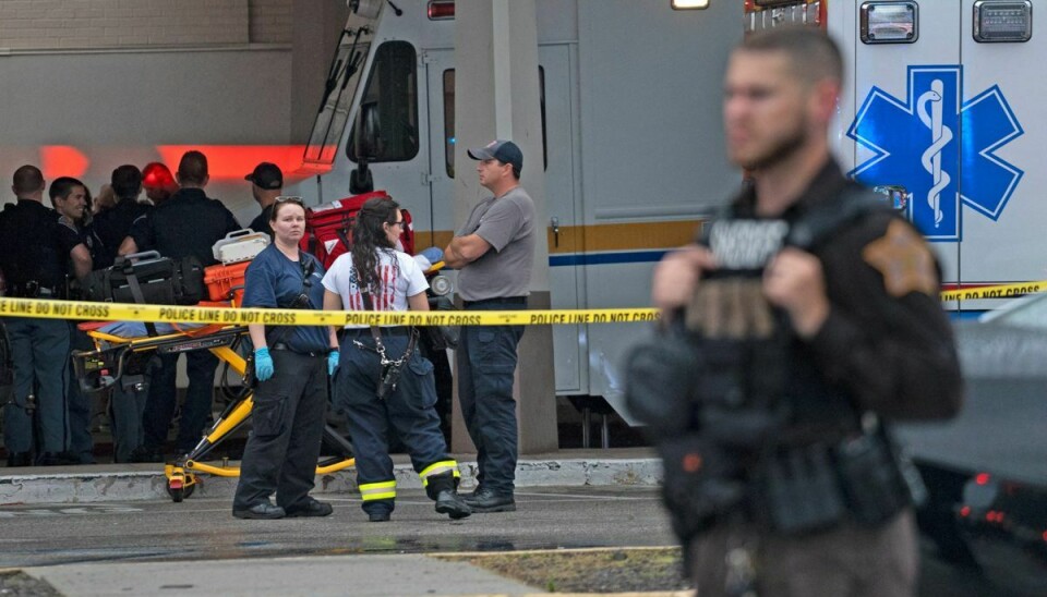 Mindst tre personer er dræbt ved et skyderi i Greenwood