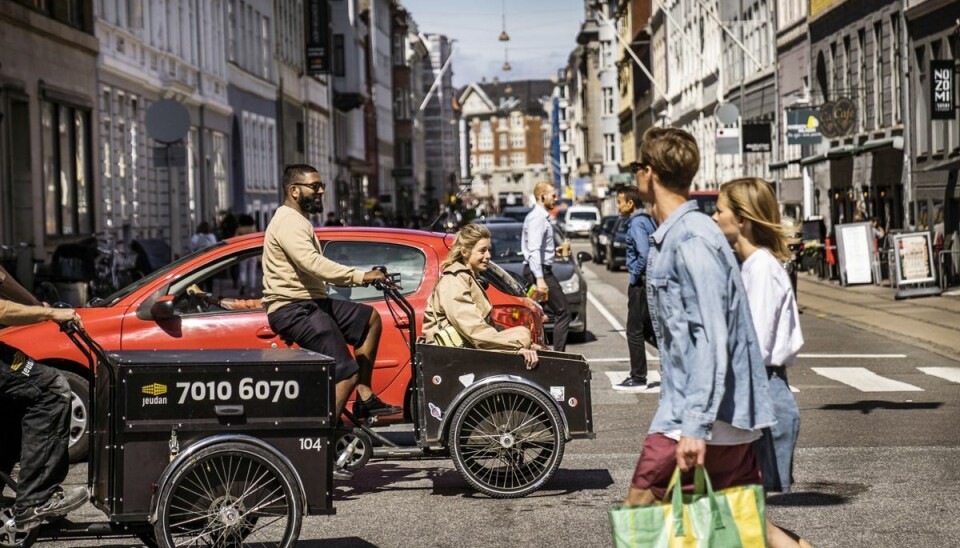 Cyklister på Store Kongensgade i København K. Cyklister på Store Kongensgade i København K.