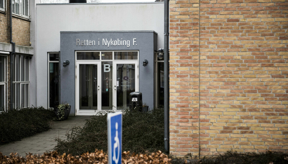 En dommer i Retten i Nykøbing Falster har søndag besluttet at lukke dørene i en sag om et formodet drab på et nyfødt barn. (Arkivfoto).