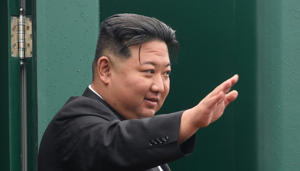Kim Jong Un fik masser af gaver med hjem. Nogle kan han tage på hovedet. Andre kan flyve. Kim Jong Un fik masser af gaver med hjem. Nogle kan han tage på hovedet. Andre kan flyve.