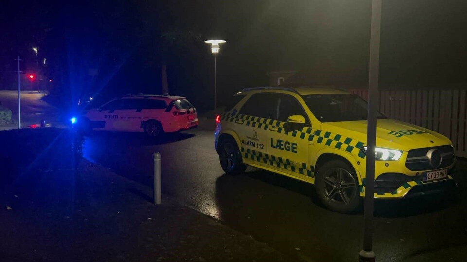 En mand kom til skade efter en eksplosion i et boligkvarter natten til fredag. Han er udenfor livsfare. En mand kom til skade efter en eksplosion i et boligkvarter natten til fredag. Han er udenfor livsfare.
