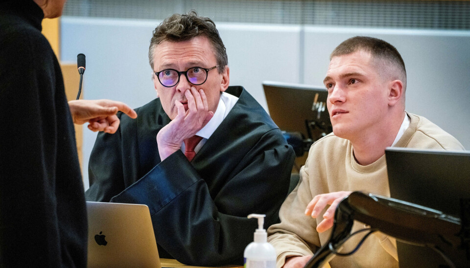 Billede af tidligere russisk hærfører Andrej Medvedev og hans norske advokat Brynjulf Risnes i april. Her blev Medvedev fundet skyldig i at have været involveret i et barslagsmål og for på ulovlig vis at have været i besiddelse af en luftpistol. (Arkivfoto). Billede af tidligere russisk hærfører Andrej Medvedev og hans norske advokat Brynjulf Risnes i april. Her blev Medvedev fundet skyldig i at have været involveret i et barslagsmål og for på ulovlig vis at have været i besiddelse af en luftpistol. (Arkivfoto).