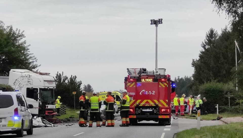 Der er søndag eftermiddag sket en alvorlig ulykke lidt syd for Haderup, der ligger mellem Viborg og Holstebro.