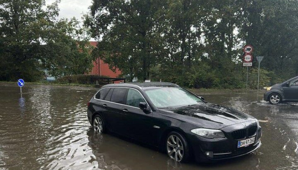 Der er skybrud, torden og hagl på vej.