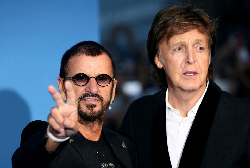 Ringo Starr (venstre) og Paul McCartney (højre) er de sidste nulevende medlemmer af The Beatles. McCartney er for tiden på turné under eget navn, mens Ringo Starr turnerer med en gruppe af varierende gæstemusikere (Arkivfoto).