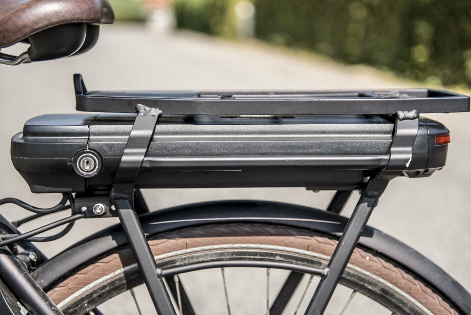 Ifølge Sikkerhedsstyrelsen oplever flere, at deres batterier i blandt andet elcyklen bryder i brand. Derfor opfordrer Sikkerhedsstyrelsen til, at man er påpasselig, når man skal oplade sit batteri - eksempelvis ved at sørge for, at man bruger den rigtige oplader til batteriet. (Arkivfoto).