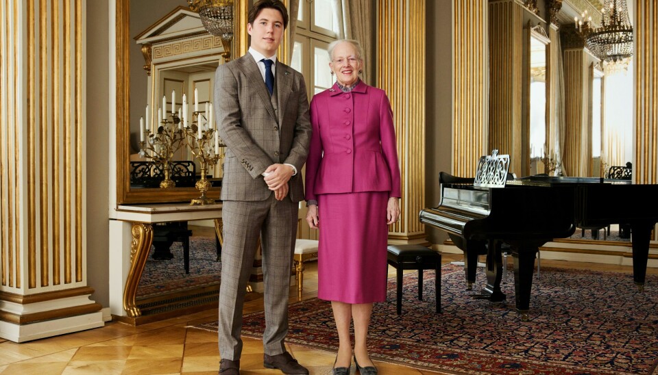 Billedet her af prins Christian med sin farmor, dronning Margrethe', er et af flere, der blev frigivet af, at prinsen den 15. oktober fyldte 18 år og dermed blev myndig.