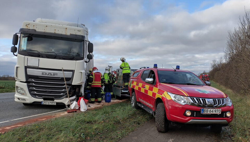 Føreren af personbilen er uden for livsfare. Føreren af personbilen er uden for livsfare.