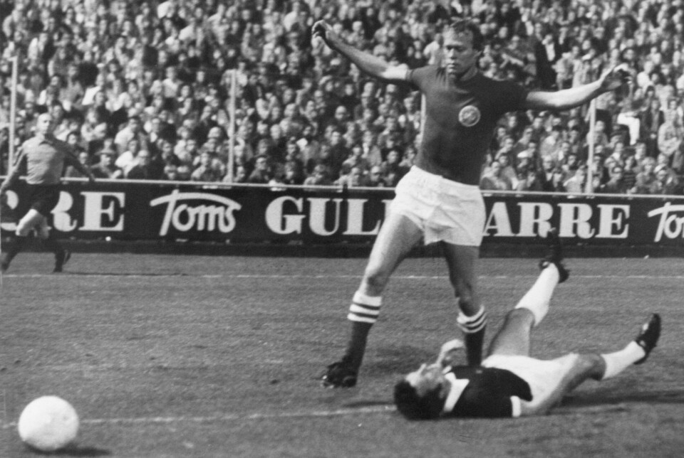Henning Munk Jensen - her i en landskamp i 1975 - blev 76 år. (Arkivfoto).
