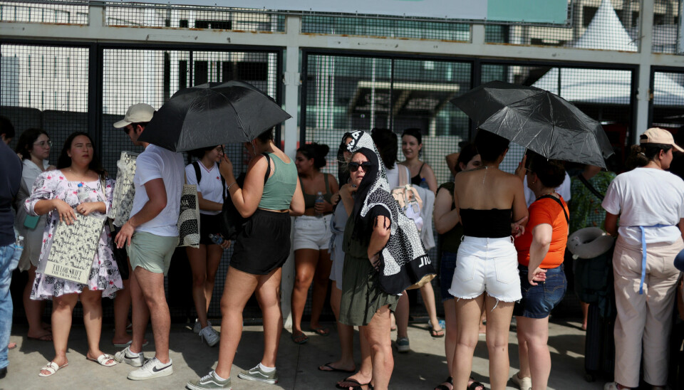 Kvinder stod klar inden fredagens koncert i Rio de Janeiro.