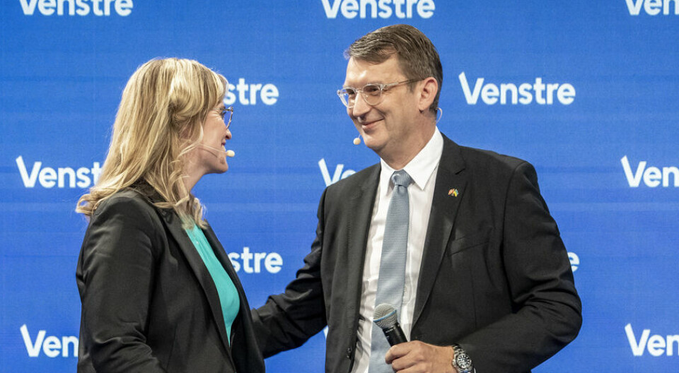 Troels Lund Poulsen, der her ses med Venstres næstformand, Stephanie Lose, rykker rundt på Venstres ministerposter efter han selv er blevet formand.
