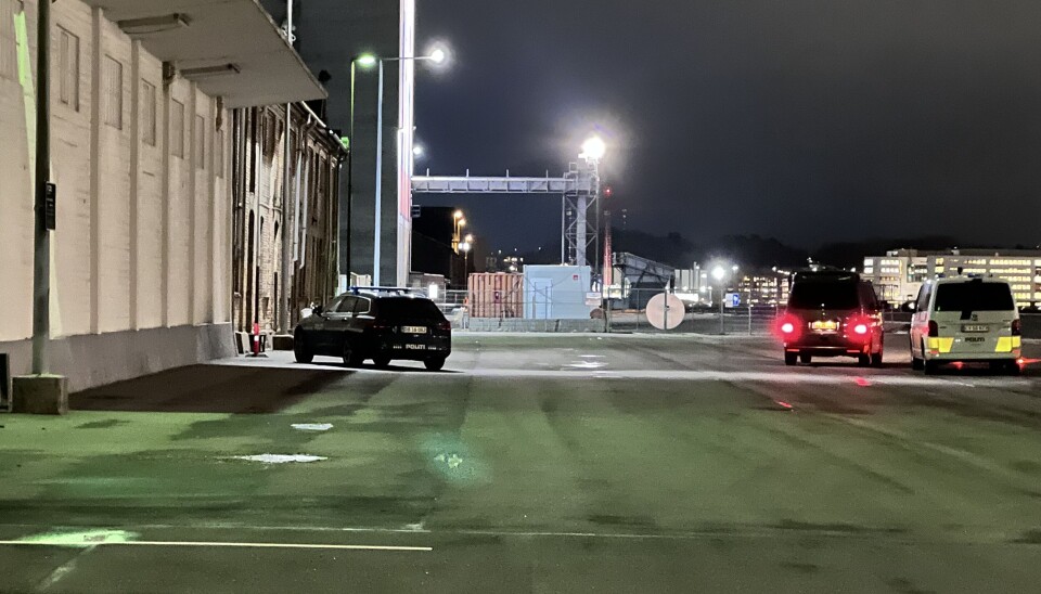 Nordjyllands Politi, Nordjyllands Beredskab og JRCC leder efter en savnet kvinde i havneområdet i Nørresundby.