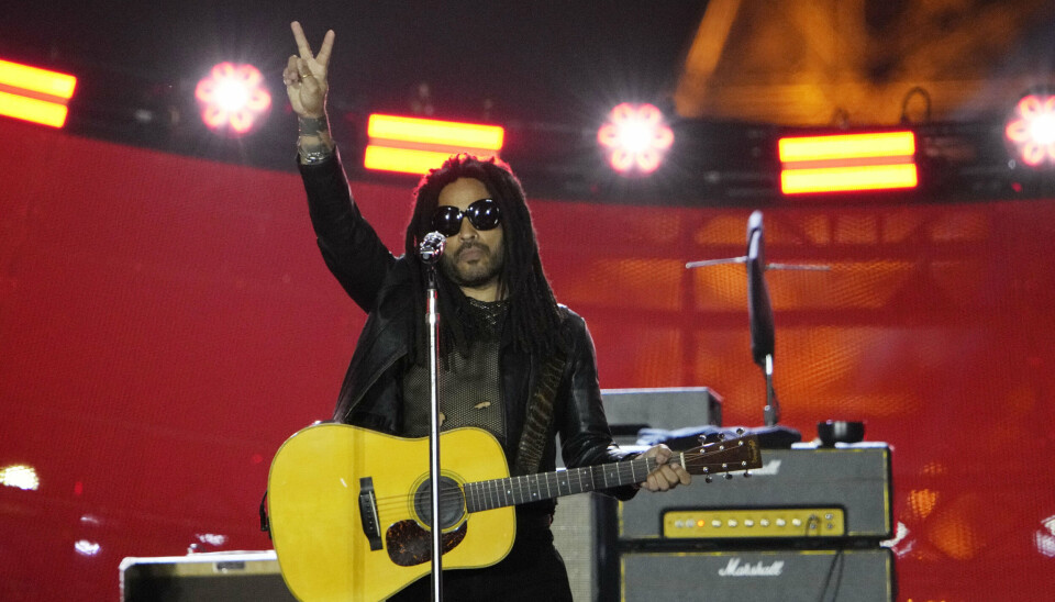 Lenny Kravitz spillede i sommers ved en klimakoncert i Paris. Næste sommer spiller han på Fyn. (Arkivfoto)