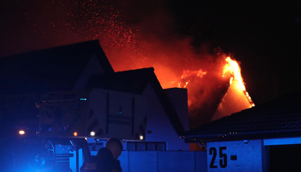 Voldsom brand i villa i Brøndby.