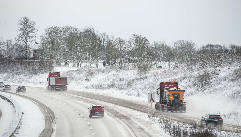 Sneen, der står til at dale ned over landet onsdag, vil formentlig aftage flere steder i løbet af eftermiddagen og aftentimerne og stedvis gå over i regn. (Arkivfoto).