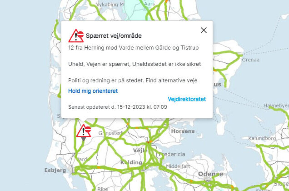 Det er her på rute 12 - mellem Tistrup og Ølgod - vejen fredag morgen er spærret.