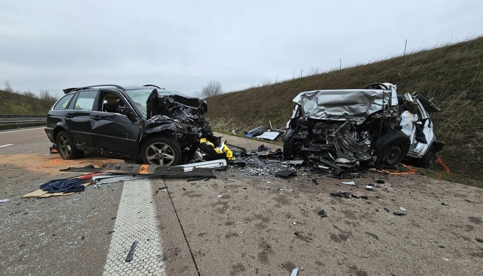 Trafikradioen advarede mod spøgelsesbilisten klokken 04.24 fredag morgen. Et minut efter skete dette.