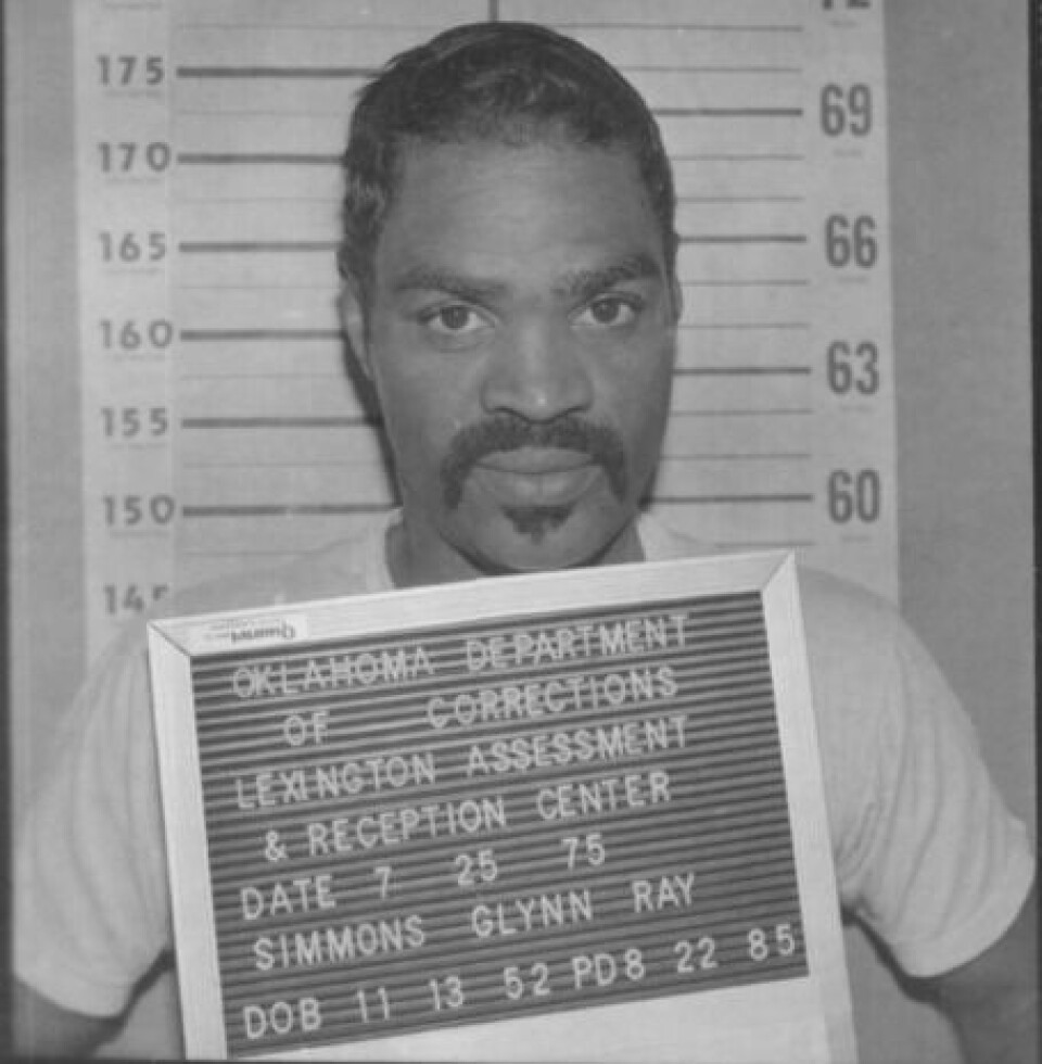 Glynn Simmons er efter 48 år erklæret uskyldig, efter han blev dømt for mord - i første omgang blev han dømt til døden.