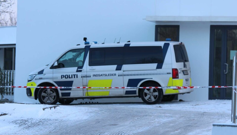 Politiet kommer til at være på og ved hotellet et stykke tid.
