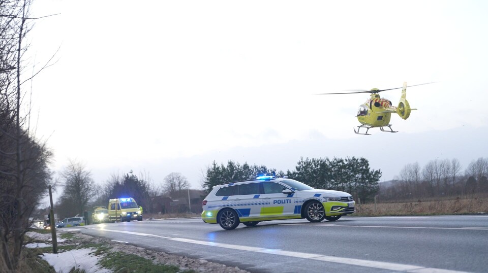 En lægehelikopter ankom til Bollersvej i Horsens, hvor en kvinde var kommet alvorligt til skade i en ulykke.