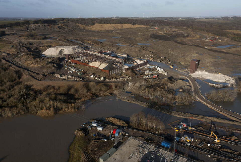 Et jordskred i Randers har fået national omtale den seneste tid. Regeringen har sagt, at den forfølger juridiske muligheder for at stille Nordic Waste til ansvar. (Arkivfoto).