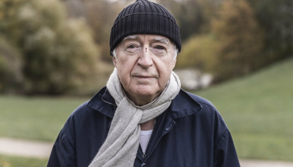 Niels Skousens seneste album, 'Blæsten og Regnen', der udkom i 2022, handler om tid og erindringer. Som digter forsøger man at lukke op for verden gennem sine ord, fortæller han. 28. januar fylder han 80. (Arkivfoto).