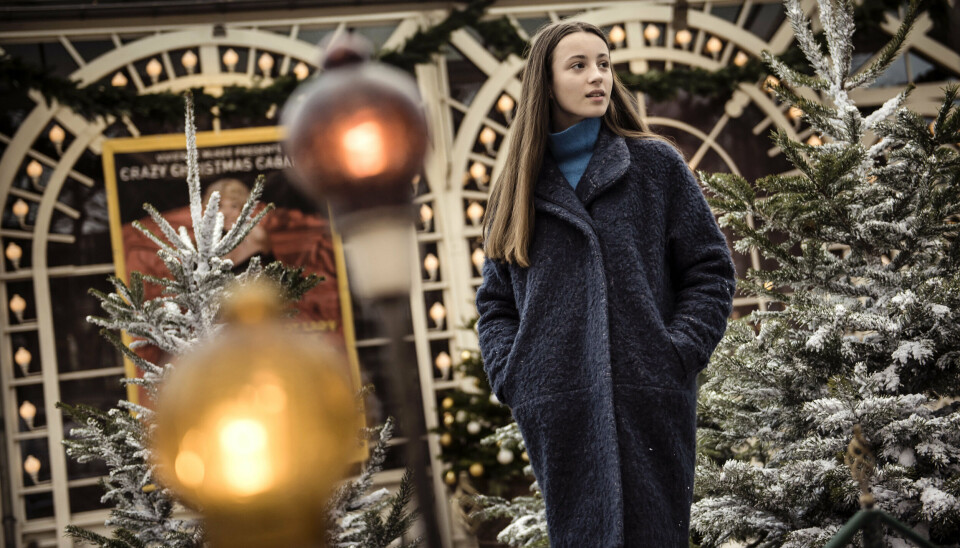 Filmmedarbejdere og forældre til børneskuespillere kritiserer producent af Tinka-julekalender og 'Valdes Jul' for et dårligt arbejdsmiljø for de yngste skuespillere. Billedet er af Josephine Højbjerg fra Tinka-julekalenderen, men har ikke øvrig relation til kritikken om arbejdsmiljø. (Arkivfoto).