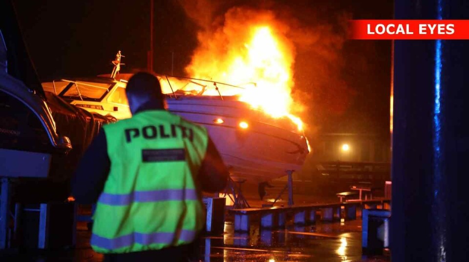 Politiet arbejder med den hypotese, at branden er påsat.