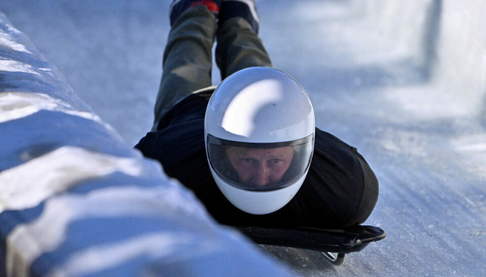 Prins Harry suser ned ad skeletonbanen med 100 kilometer i timen