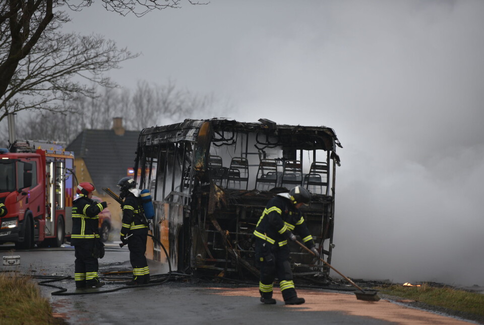 Bussen endte i flammer, da ilden først fik fat.
