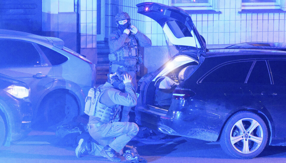 Politiet var i timevis til stede ved et hospital i Aachen, hvor en kvinde havde barrikaderet sig, inden de fik overmandet kvinden.
