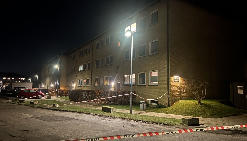 En person er fredag aften fundet død ved en adresse i Lindevangshusene i Taastrup vest for København