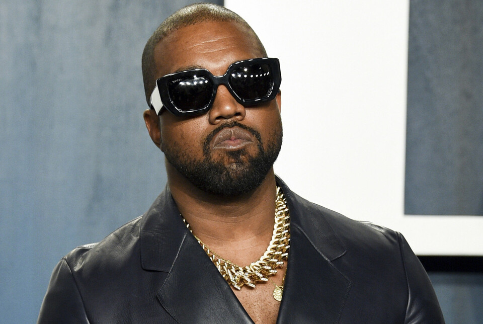 Adidas samarbejdede med Kanye West indtil oktober 2022. Selskabet droppede samarbejdet, efter at Kanye West var kommet med en række kontroversielle udtalelser om blandt andet jøder. (Arkivfoto).