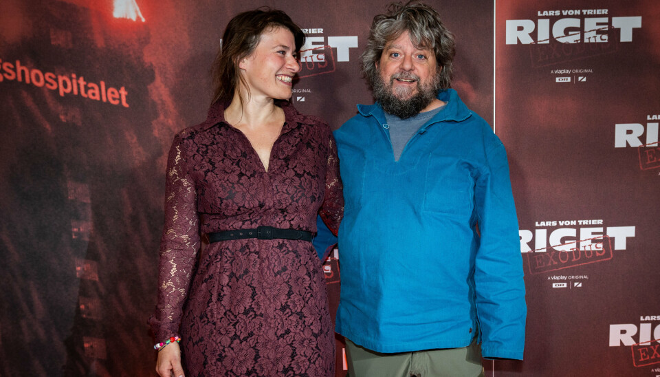 60-årige Anders Lund Madsen og 42-årige Karin Prehst Lund Madsen mødte hinanden i 2010 under en forestilling på Bellevue Teatret.