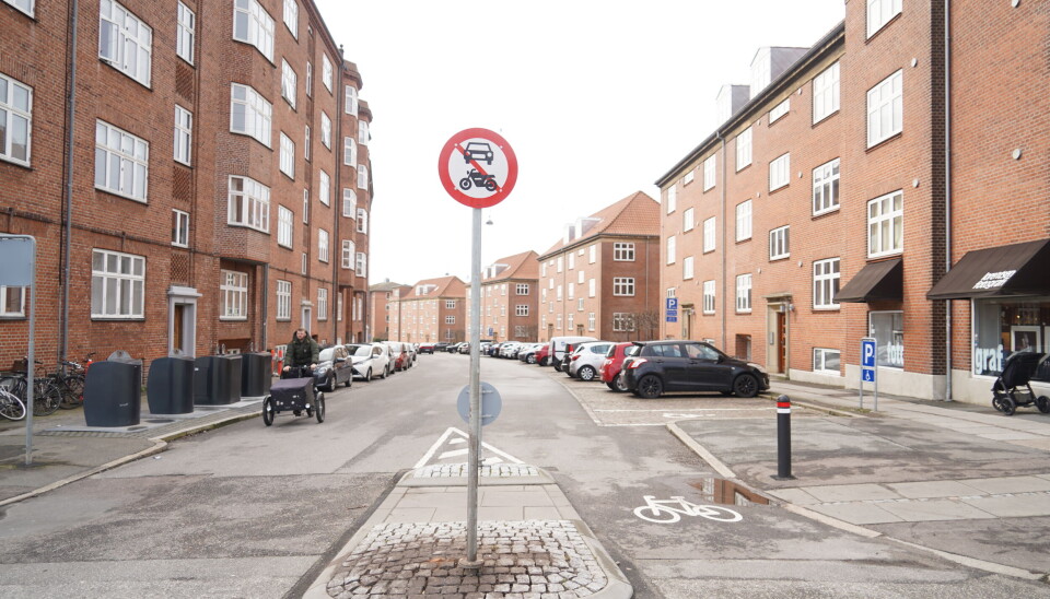 Det er ved Ringkøbingvej og Skjernvej - tæt på Den Gamle By - slagsmålet lørdag fandt sted.