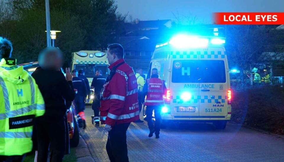 Politiet blev alarmeret om eksplosionen i rækkehuset i Helsinge torsdag aften klokken 19.36.