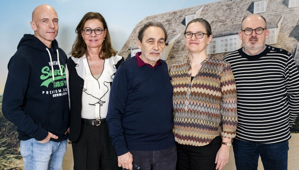 Instruktør Fabian Wullenweber har stået bag kameraet på 'Badehotellet' siden første sæson. Her ses han med producer Pernille Bech Christensen, seriens skabere, Stig Thorsboe og Hanna Lundblad, og producer Michael Bille Frandsen forud for premieren på finalesæsonen.