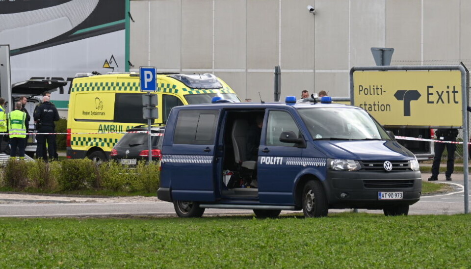 Billund Lufthavn er evakueret, og der ledes efter den anmeldte bombe.