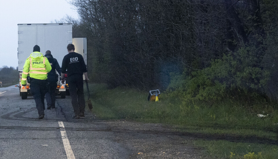 Bomberydderne sprængte lørdag aften en genstand ved byen Hejnsvig i Billund Kommune.